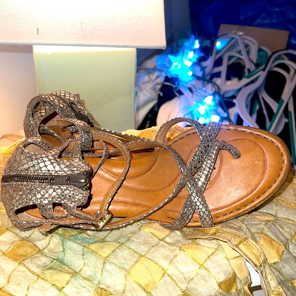 Born snakeskin gladiator sandals size 6